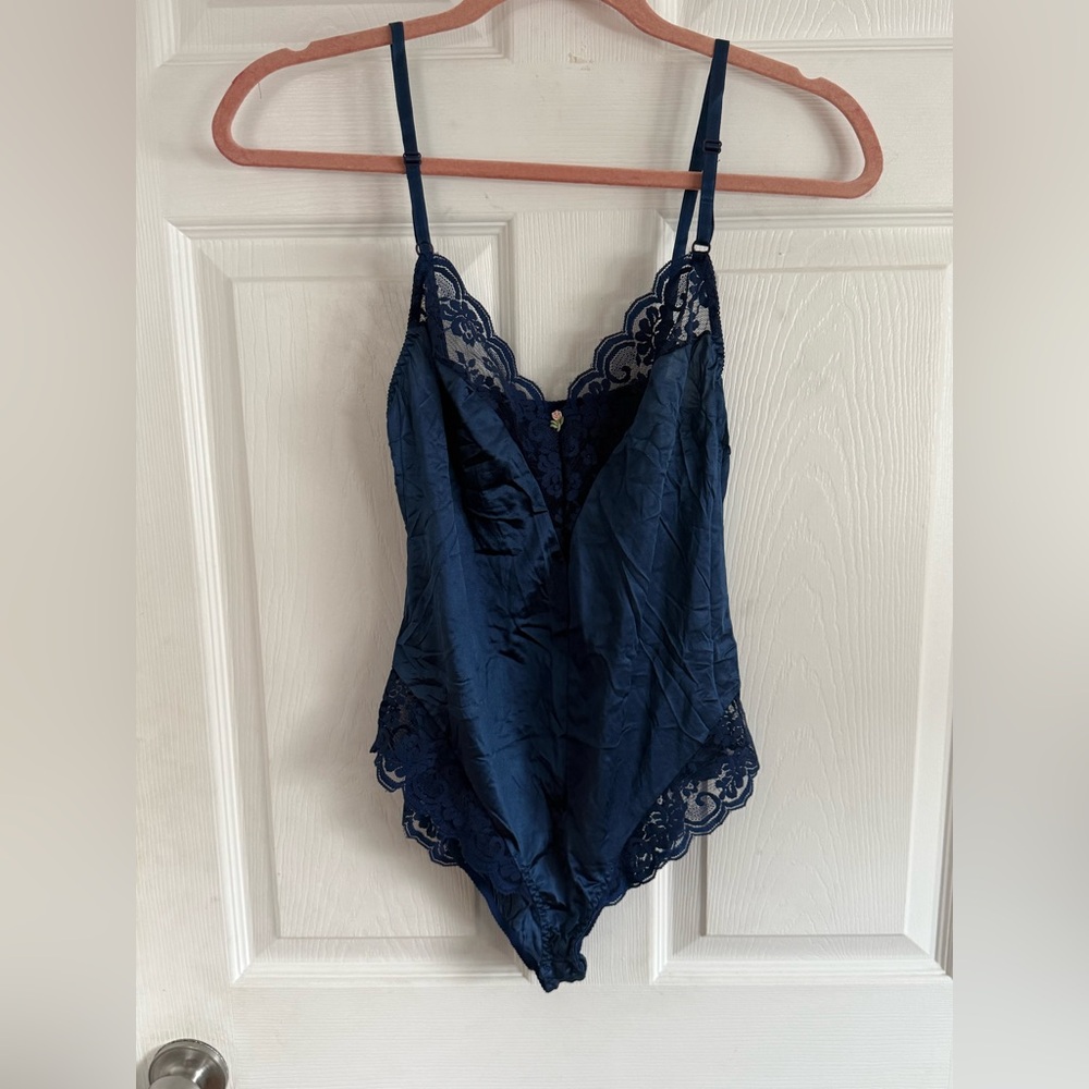 Vtg Chantilly Maidenform Blue bodysuit lace trim and Rose Sexy Lingerie Size 34